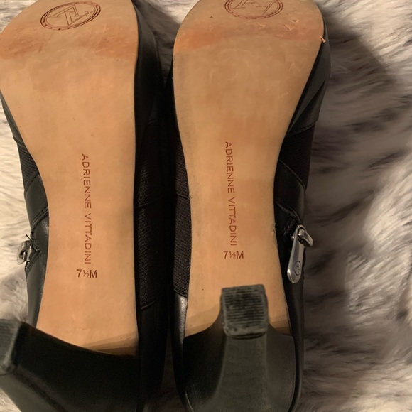 Adrienne Vittadini “Poomses” booties. - Picture 4 of 6